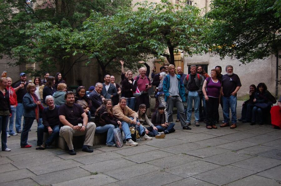 Edinburgh Literary Pub Tour with "Real-Actors" - Who will enjoy this literary evening?
