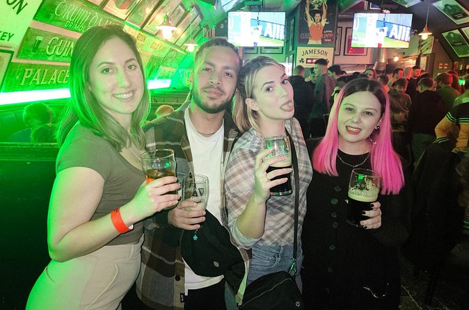 Edinburgh Pub Crawl Free Shots and VIP Entry - Finishing at The Hive on Niddry Street