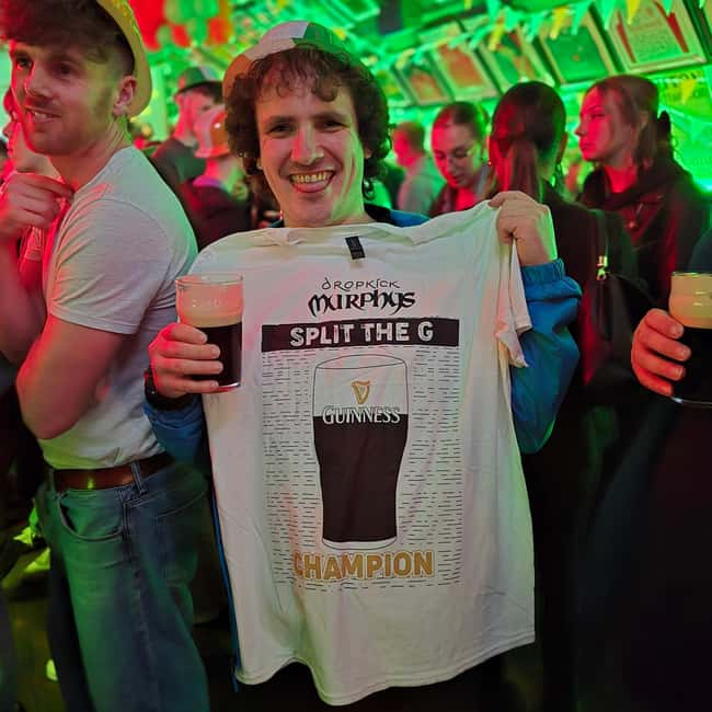 Edinburgh: Ultimate Pub Crawl Party with 7 Bars & 1 Club - Games, challenges, and meeting people