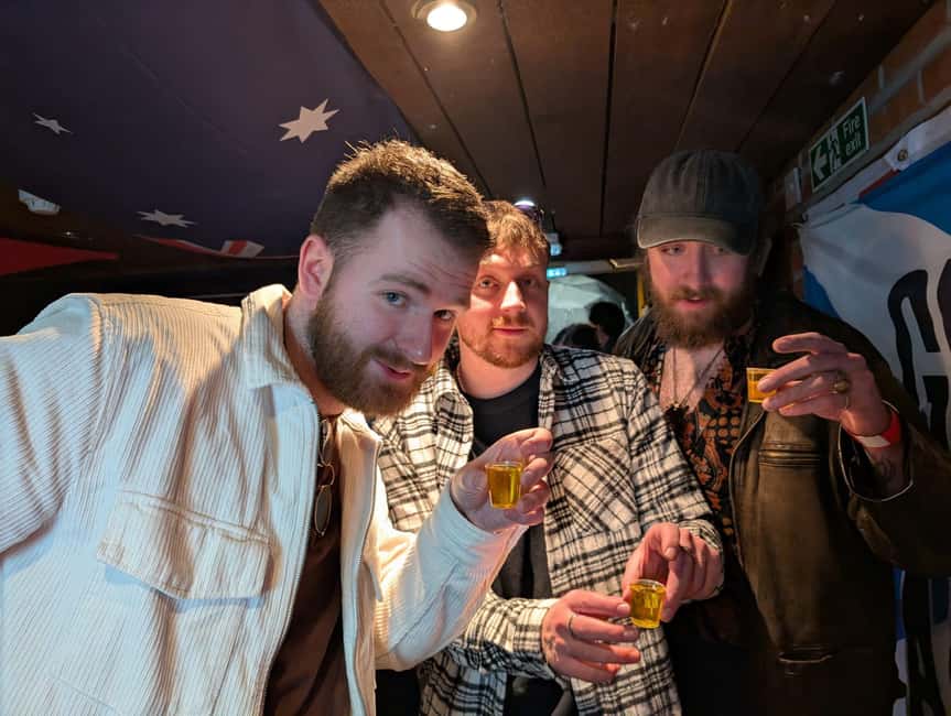 Edinburgh: Ultimate Pub Crawl Party with 7 Bars & 1 Club - Finishing at a club after six hours