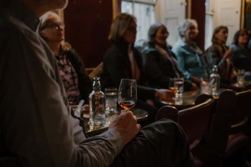 Edinburgh: Whisky Tasting and Storytelling in a Historic Pub - Should you book the Waverley Bar whisky tasting?