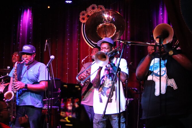 Frenchmen Street VIP Live Music Pub Crawl in New Orleans - The dance contest at the end