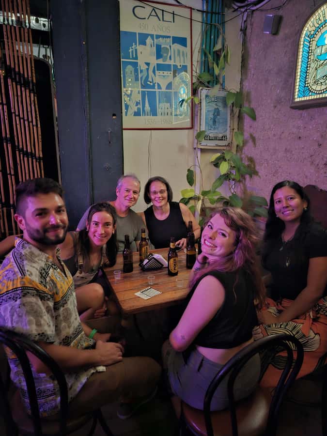 Friday Salsa Pub Crawl in Cali - Who should book this salsa crawl?