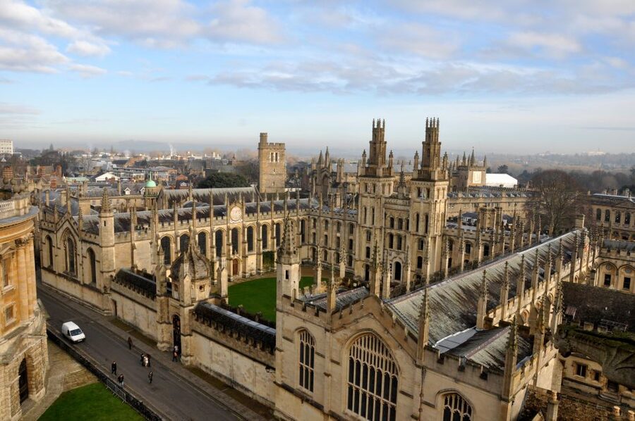 From London: Oxford, Cotswolds & Country Pub Lunch - The guides can make or break the day
