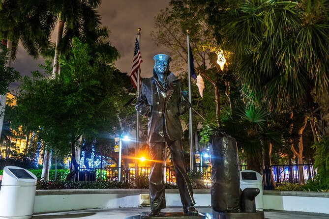 Ft Lauderdale Ghosts Boos and Booze Haunted Pub Crawl - Johnny at the Original Fat Cats