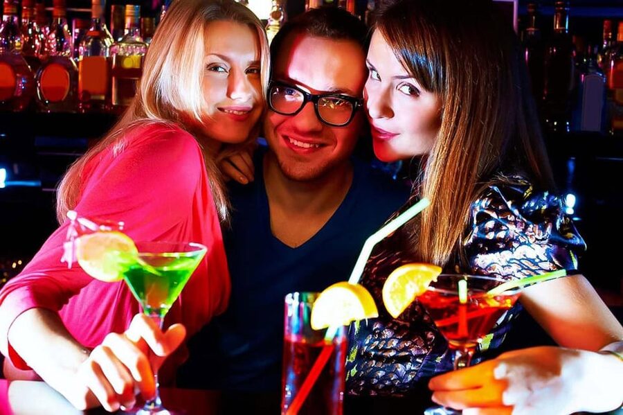 Gdansk: Stag Night Pub Crawl with Female Guide - Starting in Gdansk Old Town with a clear plan