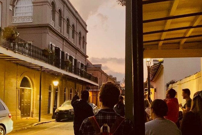 Ghost Tour and Haunted Pub Crawl Party with Free Shot - A ghost walk that doubles as a night out