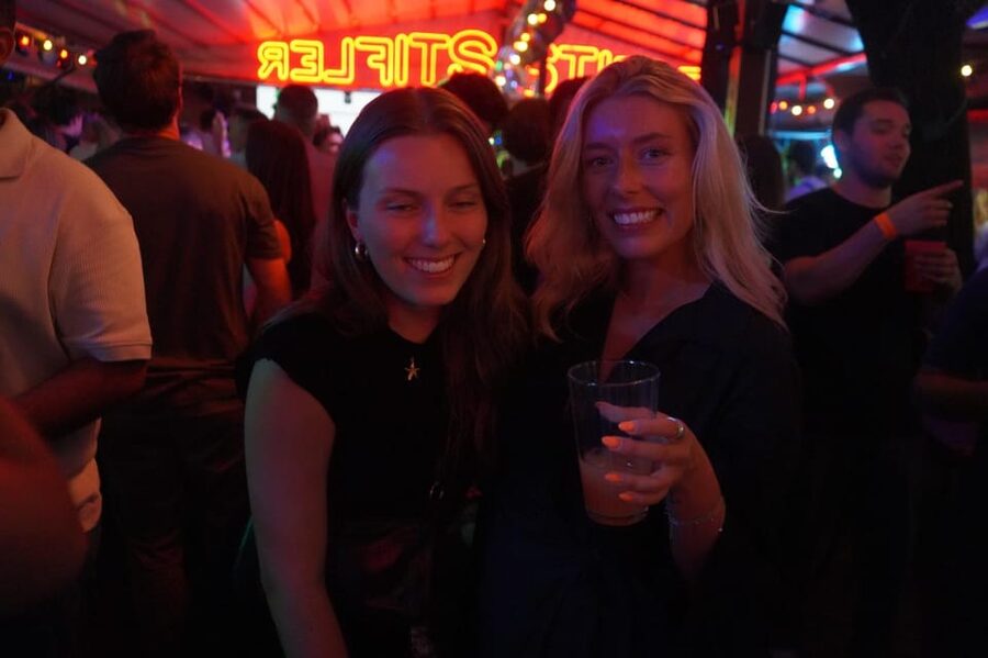 Hamburg: Reeperbahn Pub Crawl with Shots and Games - Key points to know before you book