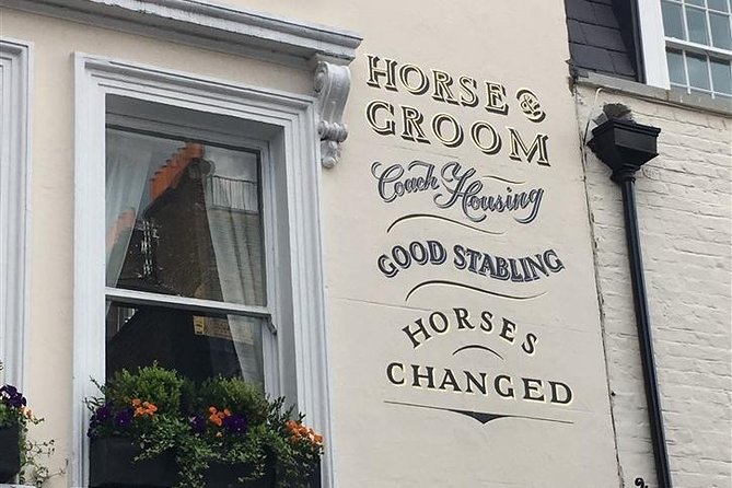Historic London Pub Walk. A Walk Around Belgravia and Her Amazing Pubs - Key points to know before you book