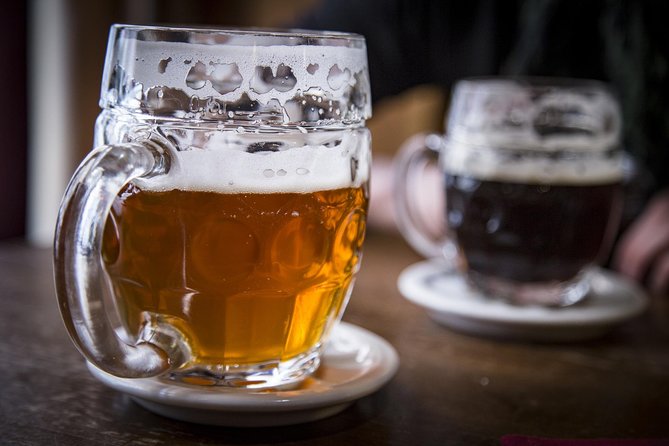 Historic London Pubs Private Walking Tour With Free Drinks! - Farringdon, the Castle, and unusual royal connections