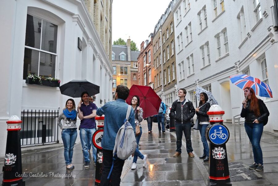 Historic pub tour with Brazilian guide (in Portuguese) - Eleven pubs, two routes, and a proper London walk