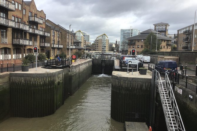 Historic walk of East Londons Wapping Docks and its famous Pubs - Turner’s Old Star and the area’s surprising characters