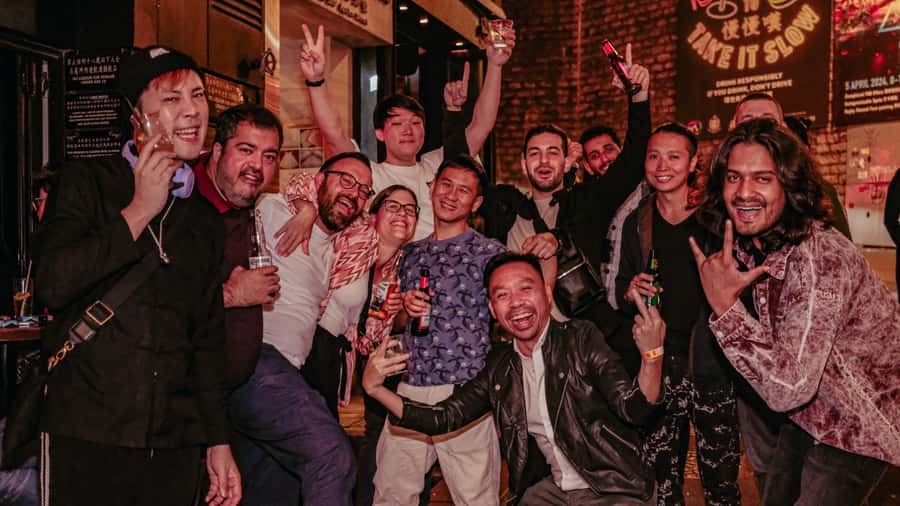 Hong Kong: 3-Hour Lan Kwai Fong Pub Crawl - The final club and the dress code that matters