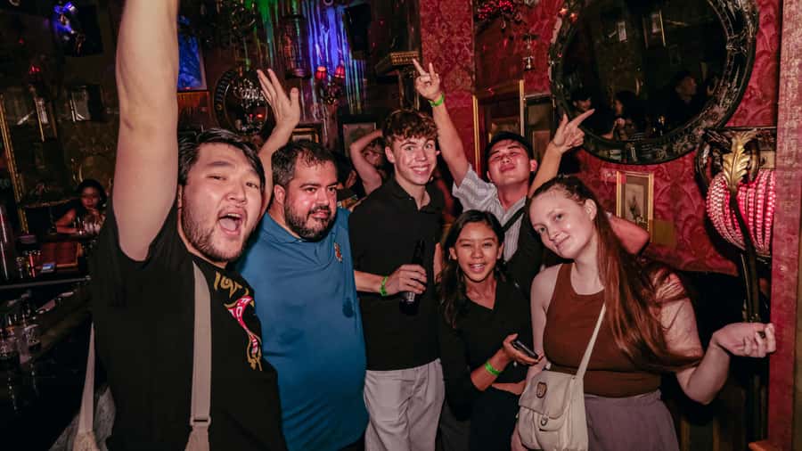 Hong Kong: 3-Hour Lan Kwai Fong Pub Crawl - Why the guides matter more than the route