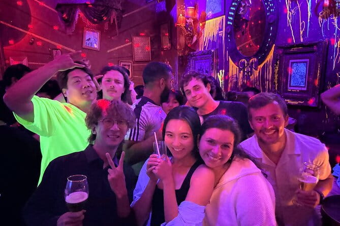 Hong Kong Pub Crawl at Lan Kwai Fong (LKF) - Four free shots and the real cost of the night