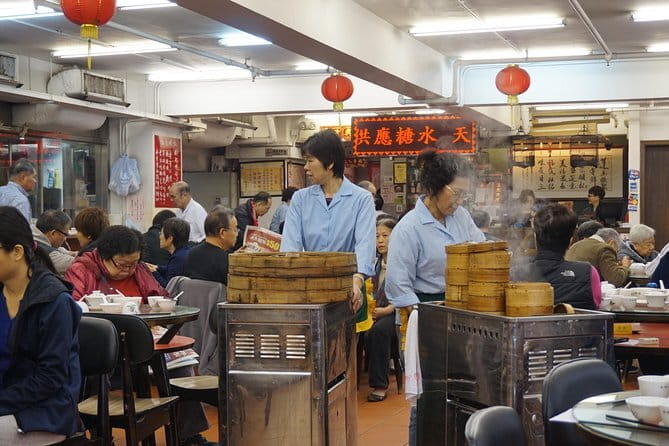Hong Kong Pub Crawl at Lan Kwai Fong (LKF) - Skip-the-line access and the final club