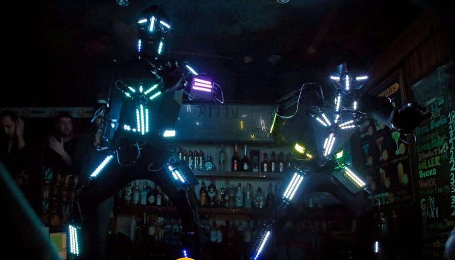 Istanbul: Rooftop Pub Crawl with Party Bus - Why the guides matter