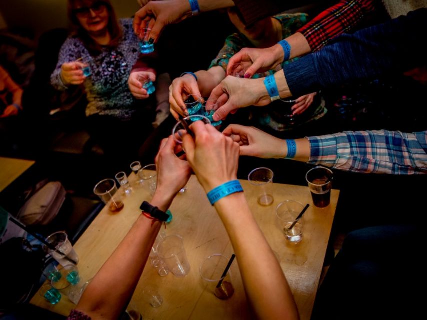 Krakow: Pub, Bar & Club Crawl - From local bars to the late-night clubs