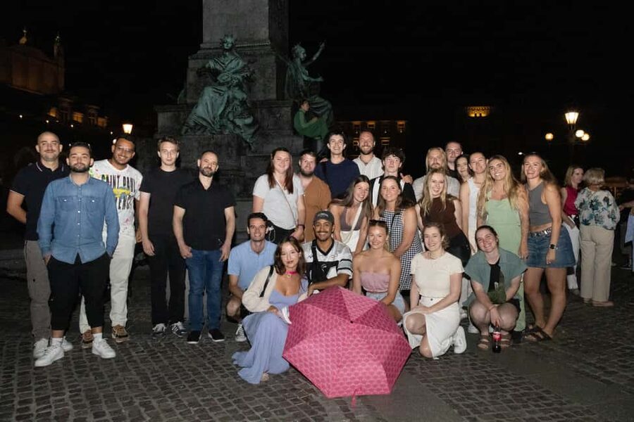 Krakow: Pub Crawl 1H Open Bar, VIP Entry & Welcome Shots - VIP entry matters more than it sounds