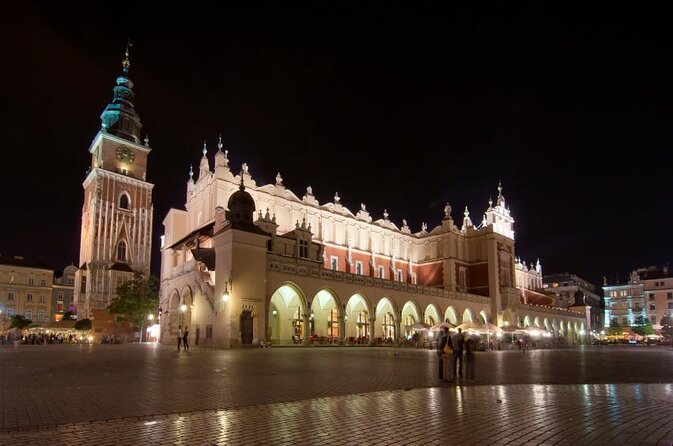 Krakow Pub Crawl with Free Alcohol & Karoake +4 Clubs/Bars - Karaoke and the first social push