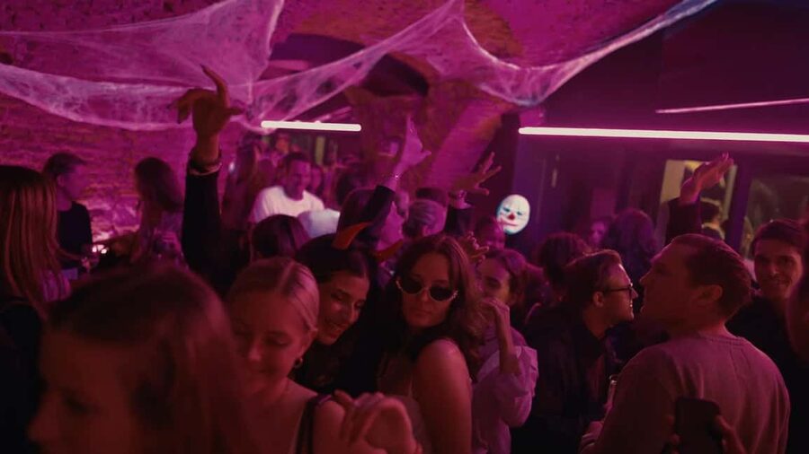 Legendary Halloween Pub Crawl Party in Milan 2025 - Entering the club at the end