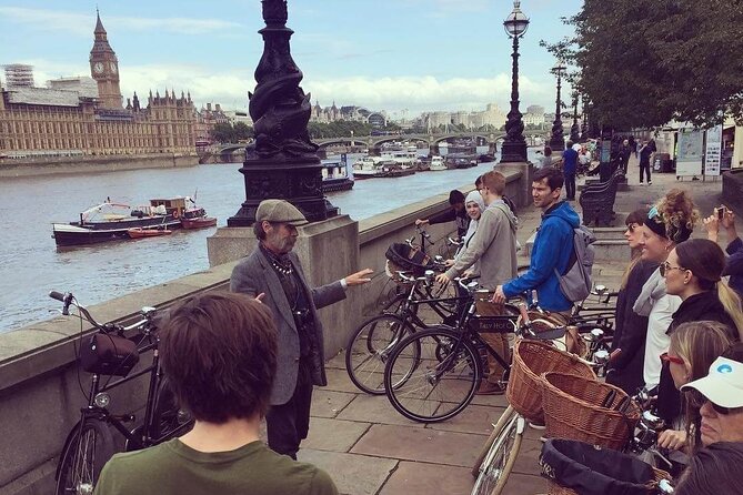 London Bike Tour: Landmarks, Secret Gems, Pub Stop & Street Art - Lambeth Palace and the best Big Ben approach