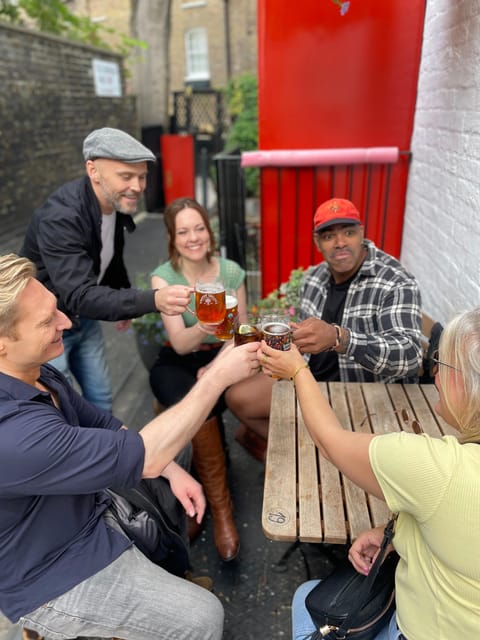 London: Great British Pubs Walking Tour - The first pubs: local rooms with unusual company