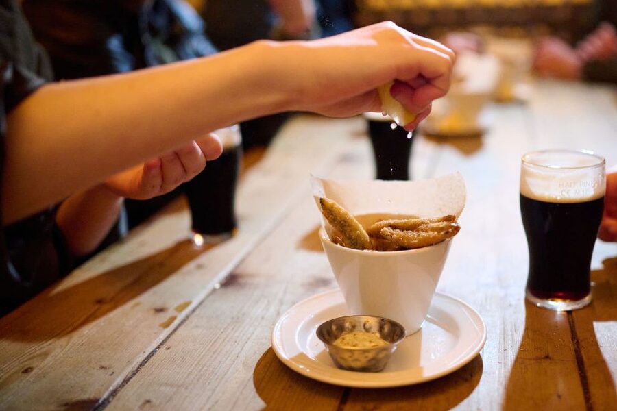 London: Historic Pubs, British Ales & Classic Dishes - What the $93 price covers