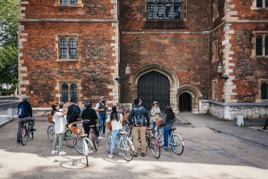London: Landmarks & Secrets Bike Tour with Pub & Street Art - Should you book the London bike tour?
