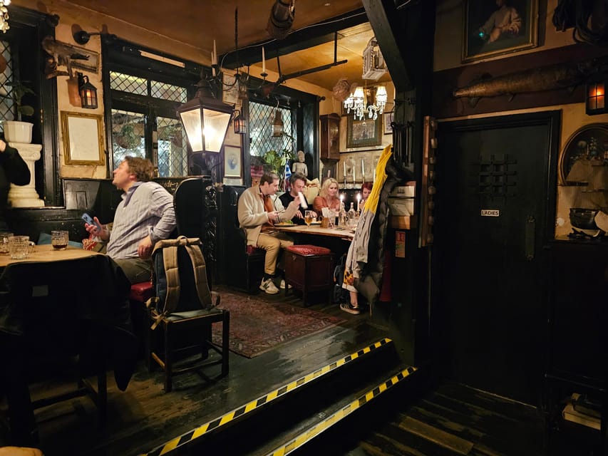 London: Pilgrims and Pirates Historical Pub Tour - Four pub stops with four different jobs