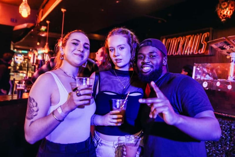 London Pub Crawl: Ultimate Central London Night Out - What the free shots and drink deals really mean