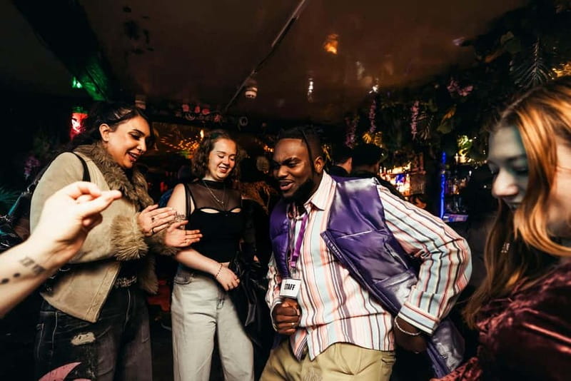 London Pub Crawl: Ultimate Central London Night Out - How the five-hour timing shapes the night