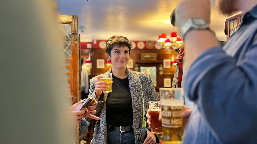 London: Royal Historic Pubs Walking Tour - Starting at Piccadilly Circus