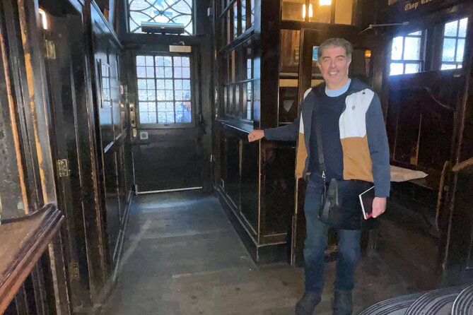 London Small Group Historic Pub Tour - Why this pub walk feels different from a standard bar crawl