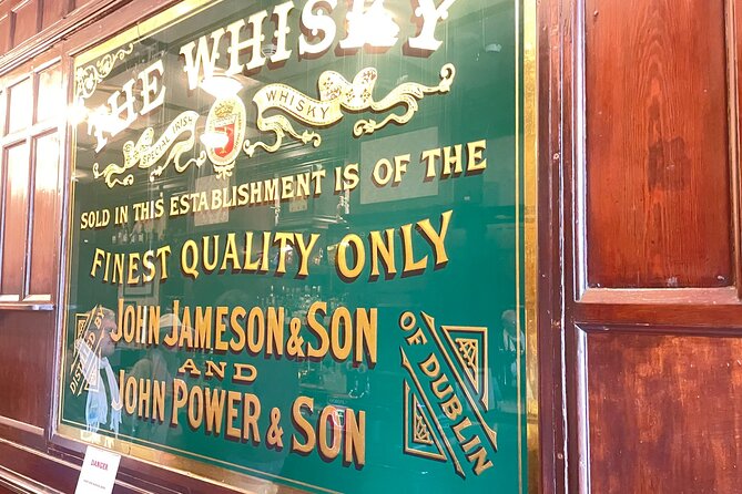 London Small Group Historic Pub Tour - Six pubs, half pints, and the question of drinks
