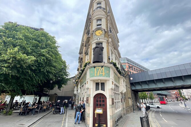 London Small Group Historic Pub Tour - Ending at Ye Olde Cheshire Cheese on Fleet Street