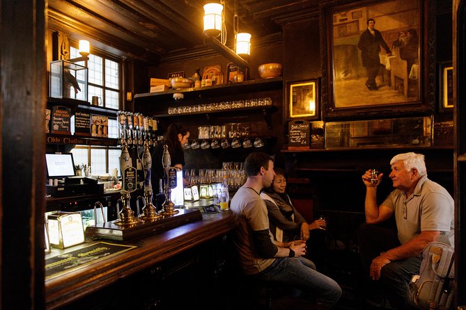 London Small Group Tour of Historical Pubs - Streets of shame, legal London, and Mr Hodge