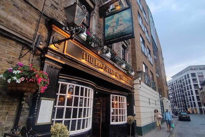 London Small Group Tour: The Pirate Pubs of Old London Half-Day - Crossing toward Wapping beneath the Thames