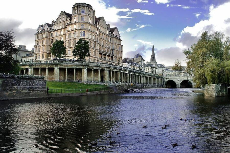 London: Windsor, Stonehenge & Bath with 14th-Century Pub - Should you book it?