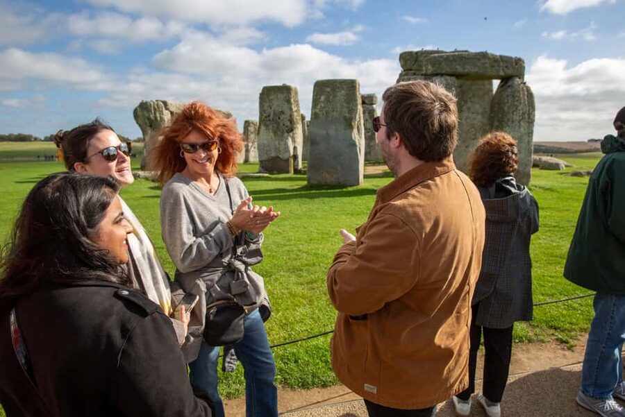London: Windsor, Stonehenge & Bath with 14th-Century Pub - Stonehenge and the Salisbury Plain