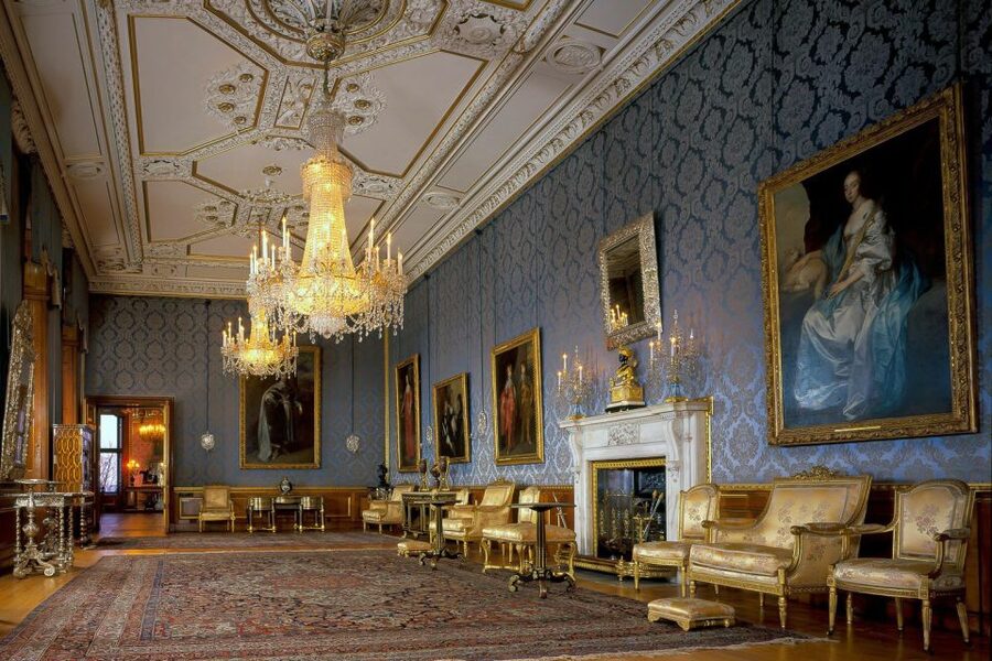 London: Windsor, Stonehenge & Bath with 14th-Century Pub - Lacock and lunch at the George Inn