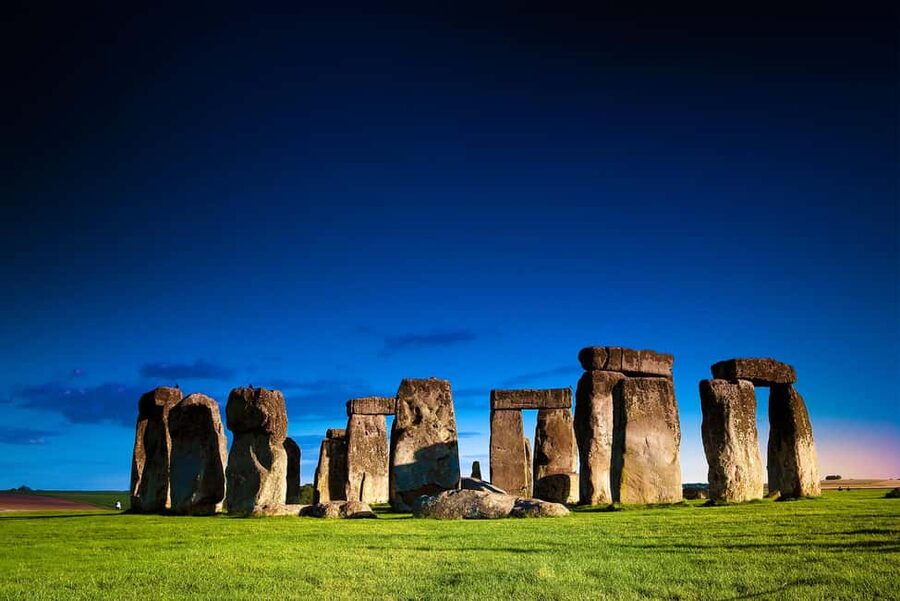 London: Windsor, Stonehenge & Bath with 14th-Century Pub - Windsor Castle: royal rooms, a chapel, and a short visit