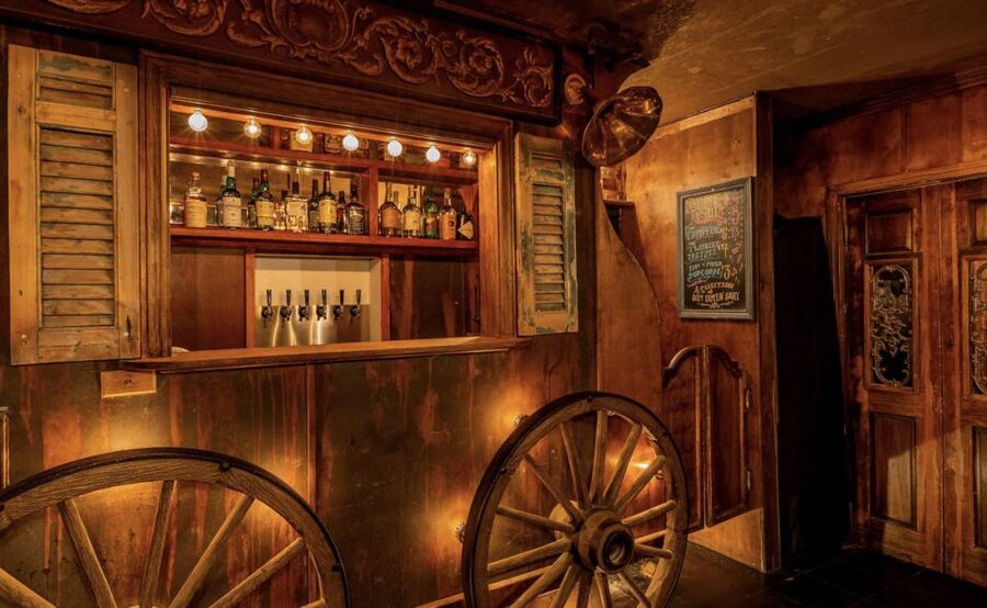 Los Angeles: Speakeasy Bar Hopping Tour with Drink - The second stop: carnival games below street level