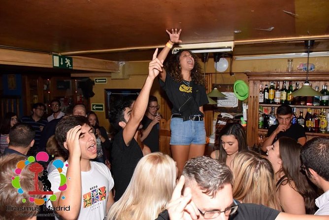 Madrid Halloween Pubcrawl – Open Bar, Shots & VIP Club Entry - Meeting people without overplanning the night