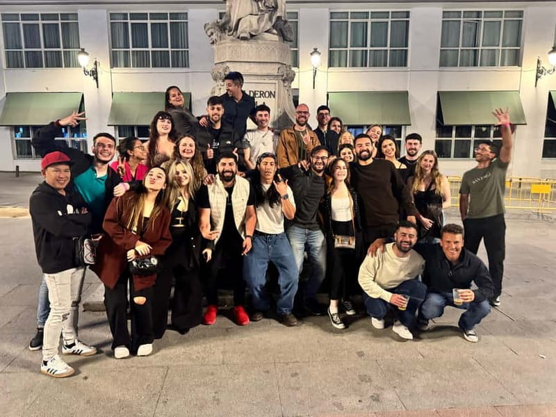 Madrid: Pub Crawl & Club Tour - Starting at Cats Cave Bar in Madrid Sol