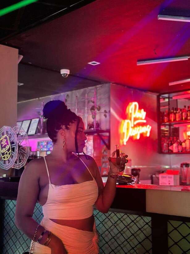 ⭐ Makati Bar Hopping and Pub Crawl Tour with Venus ⭐ - Who will enjoy this Makati night
