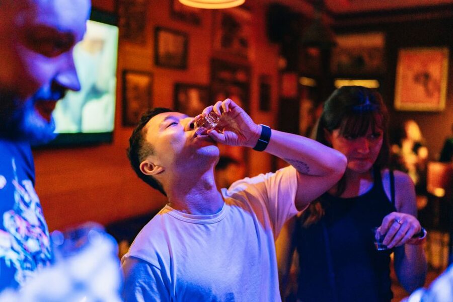 Malaga: Pubs and Clubs Crawl - Dress rules, identification, and timing