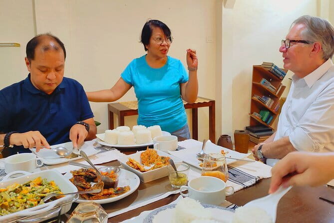 Manila Nightlife And Pub Crawl Tour Makati City - Tapas and live jazz at Las Tapas