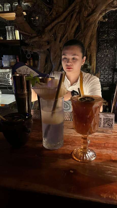 Manila Ultimate Nightlife Pub Crawl - The move into clubs