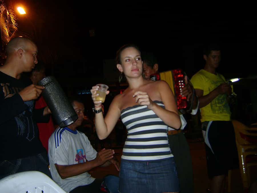 Medellín Pub Crawl Tour with Drinks - Three hours among bars, clubs, and discos